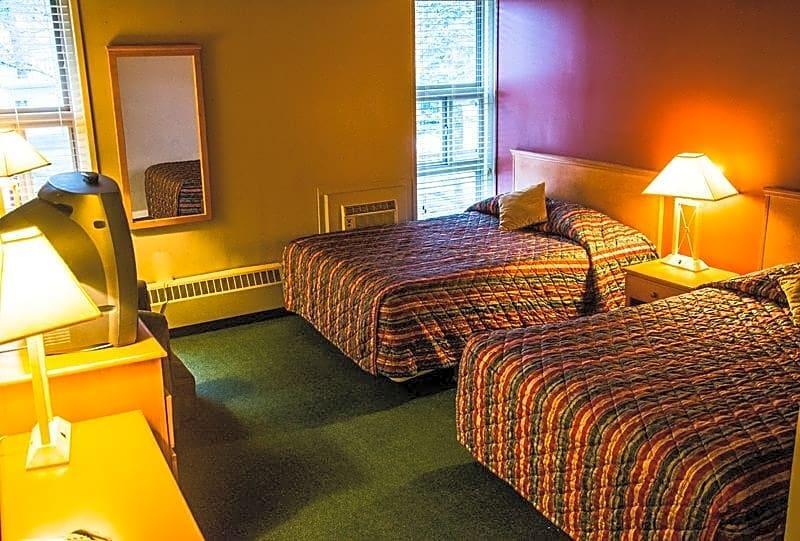 Grizz Hotel レベルストーク エクステリア 写真
