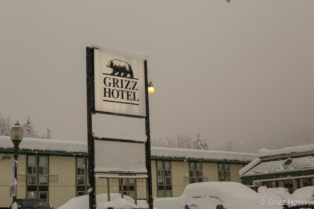 Grizz Hotel レベルストーク エクステリア 写真